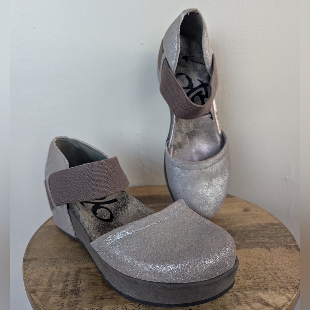 OTBT Migrant Wedge, Gray Silver/Brown Sparkle (SIZE 7.5)